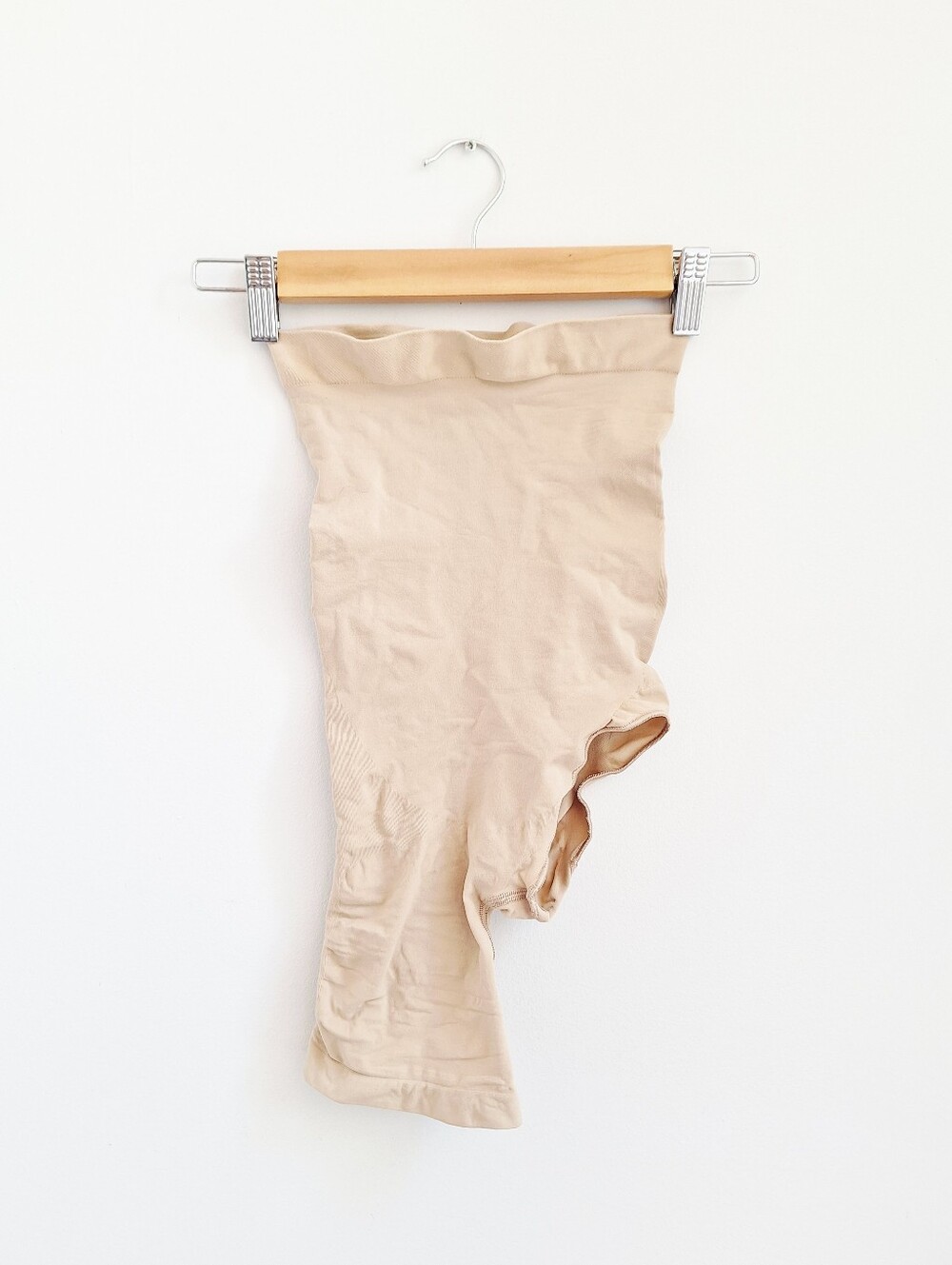 SKIMS Seamless Sculpt High-Waist Shorts in "Sand" - Medium